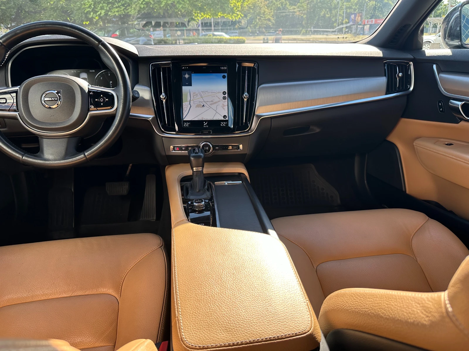 Volvo V90 D4, снимка 10 - Автомобили и джипове - 55243891