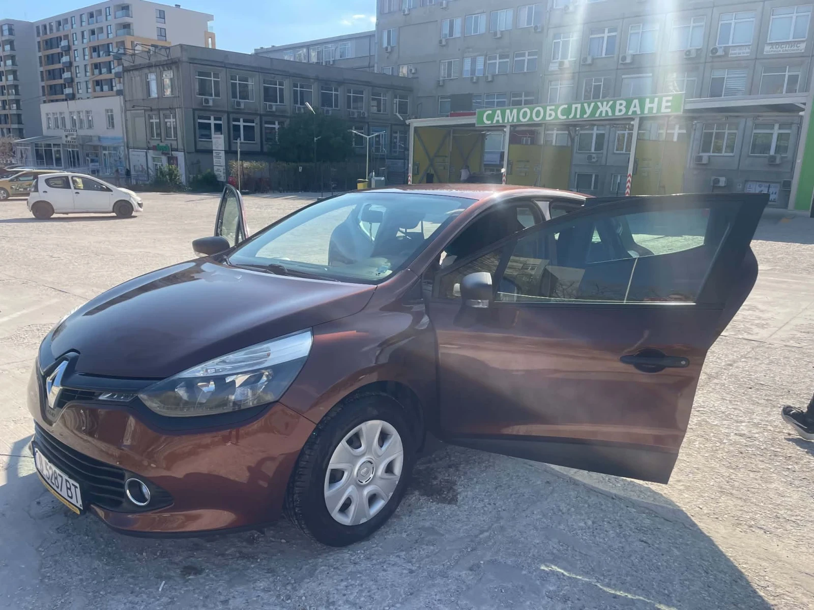 Renault Clio, снимка 3 - Автомобили и джипове - 55729124