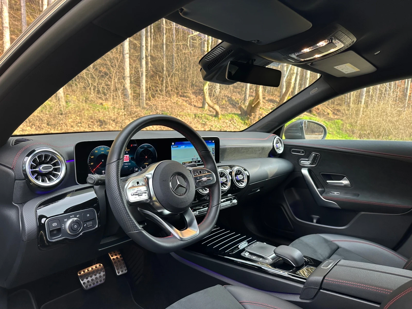Mercedes-Benz CLA 200, снимка 4 - Автомобили и джипове - 55771206