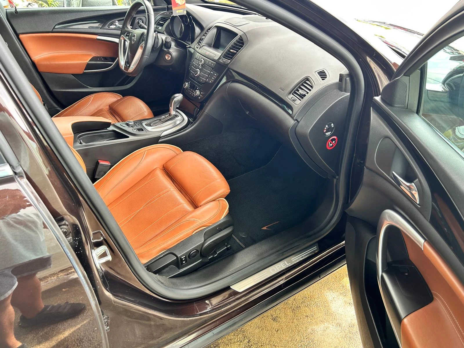 Opel Insignia Sport Turer* Auto* 4x4* NAVI* Обдухване* Подгрев* , снимка 12 - Автомобили и джипове - 55859884