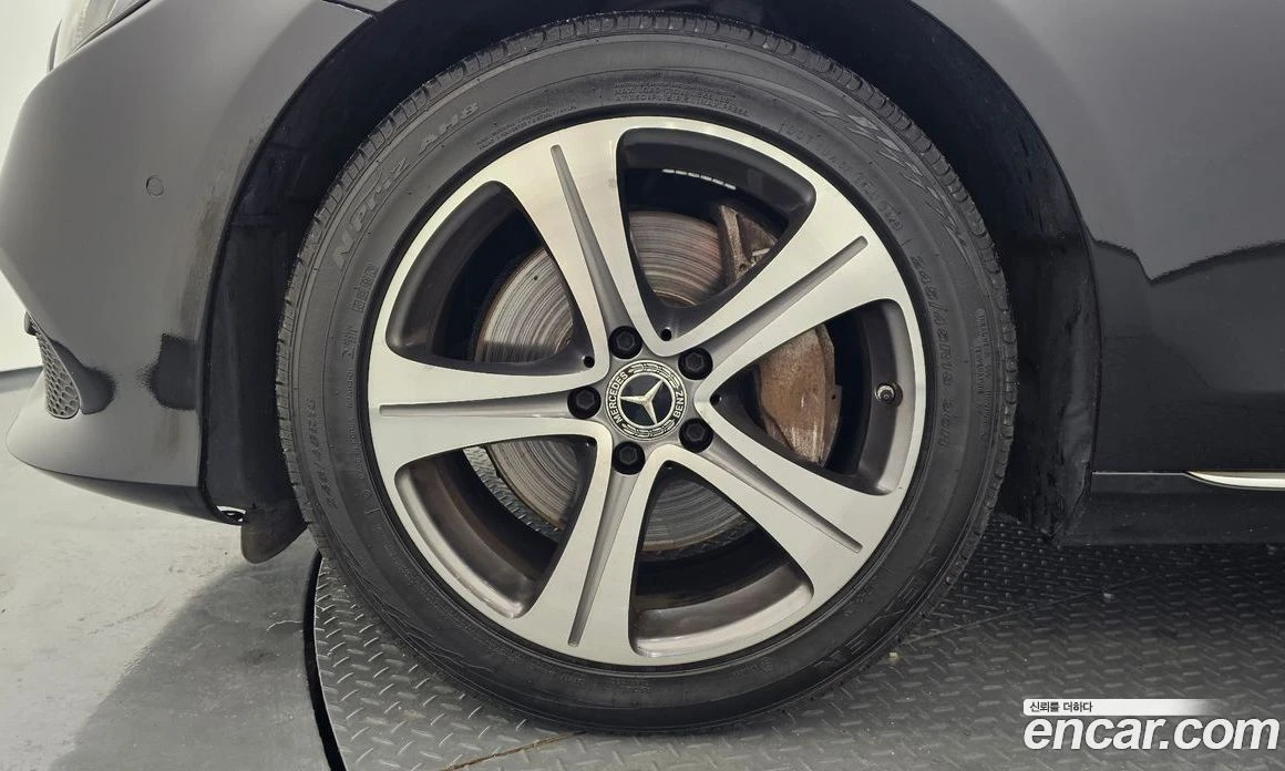 Mercedes-Benz E 300 E300 4MATIC Avnatgarde, снимка 5 - Автомобили и джипове - 56117539