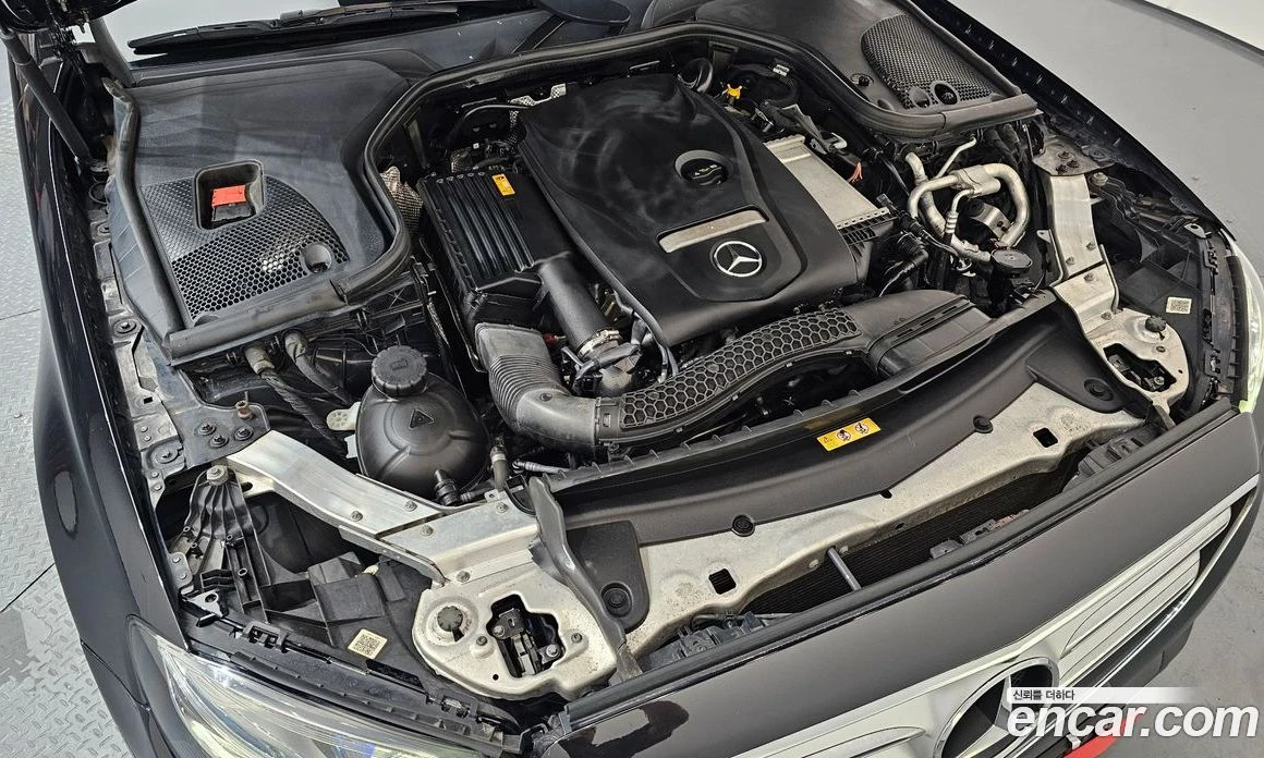 Mercedes-Benz E 300 E300 4MATIC Avnatgarde, снимка 6 - Автомобили и джипове - 56117539