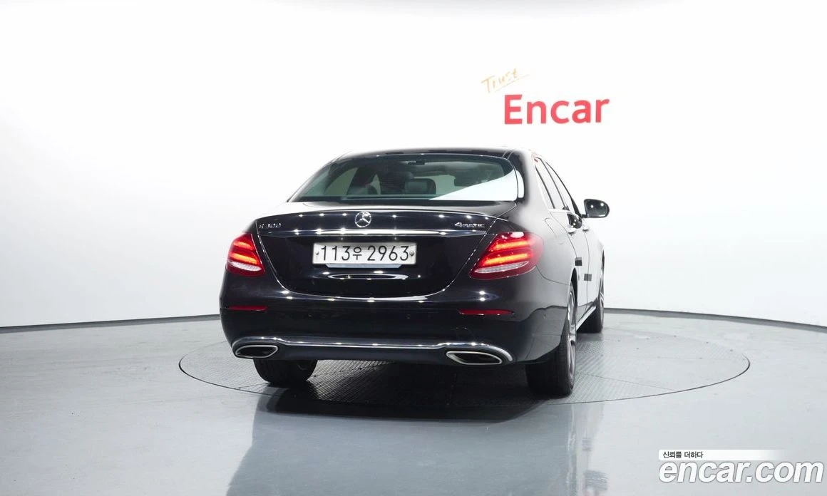 Mercedes-Benz E 300 E300 4MATIC Avnatgarde, снимка 4 - Автомобили и джипове - 56117539