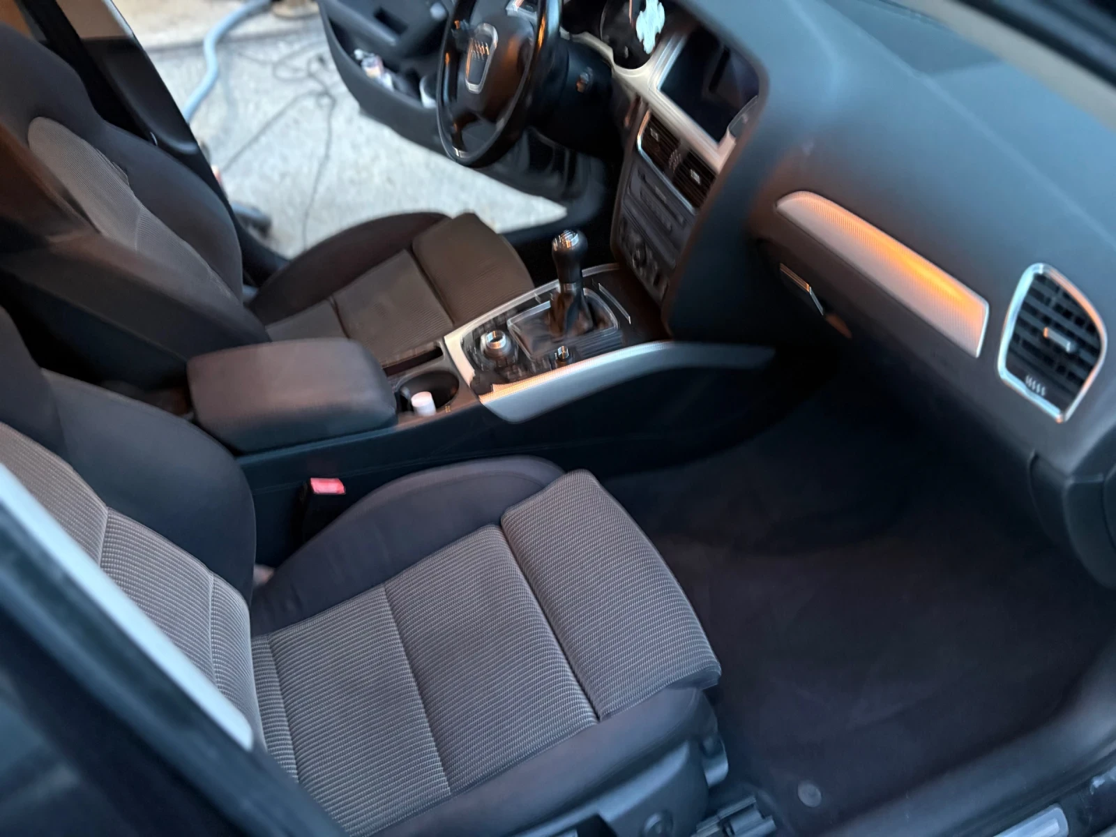 Audi A4 2.0 TDI 143к.с Ръчка, снимка 7 - Автомобили и джипове - 56323186