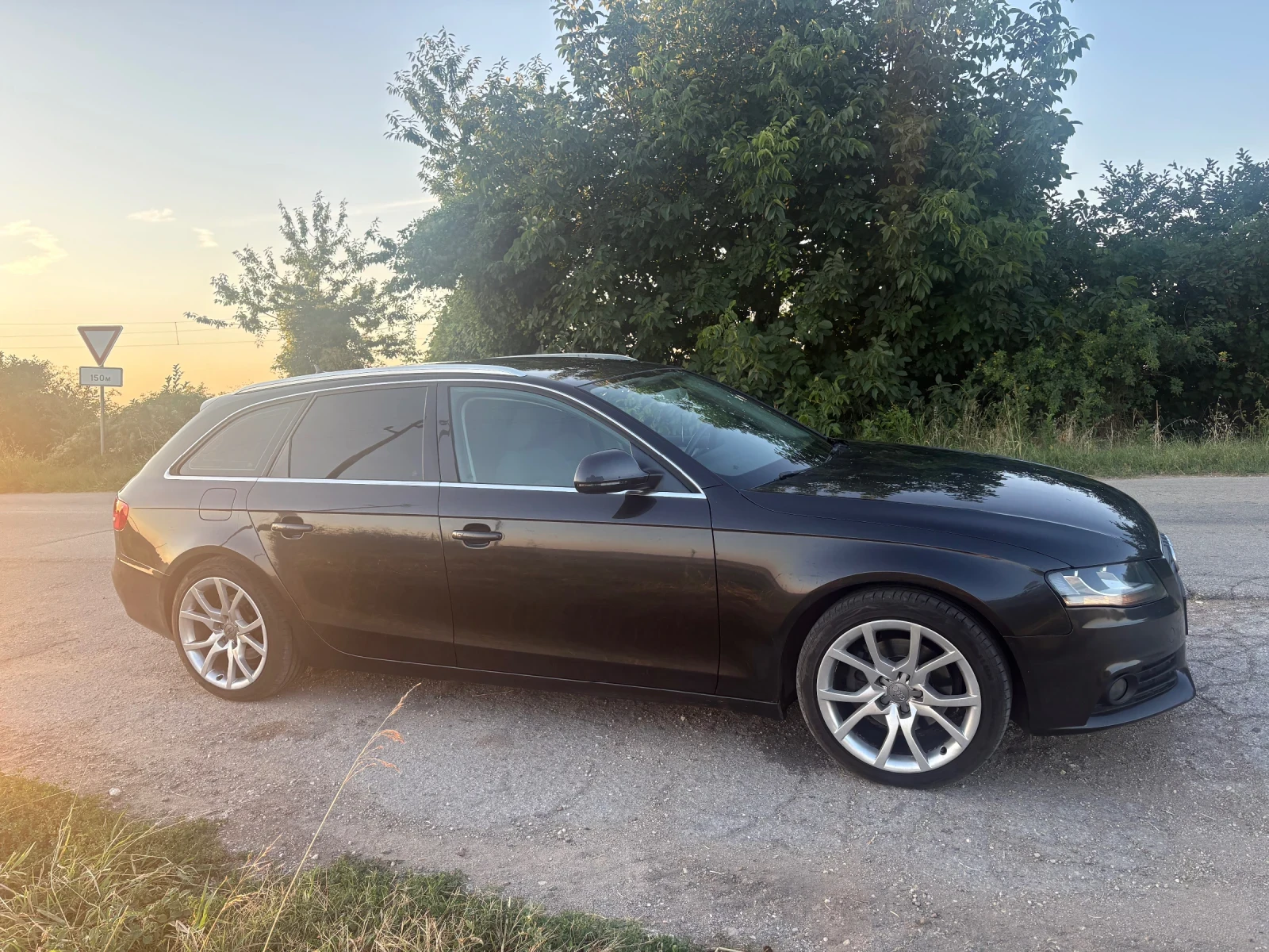 Audi A4 2.0 TDI 143к.с Ръчка, снимка 5 - Автомобили и джипове - 56323186