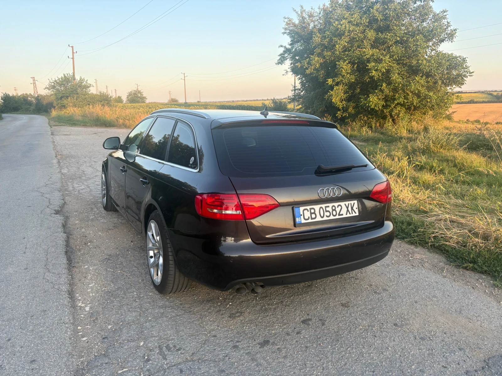 Audi A4 2.0 TDI 143к.с Ръчка, снимка 6 - Автомобили и джипове - 56323186