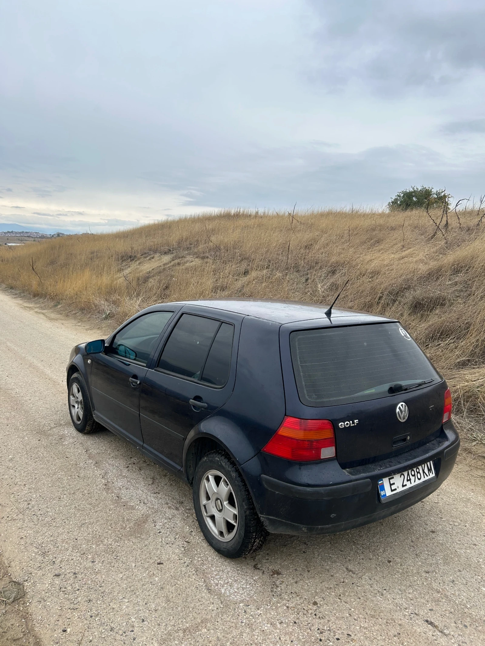 VW Golf, снимка 2 - Автомобили и джипове - 56555369