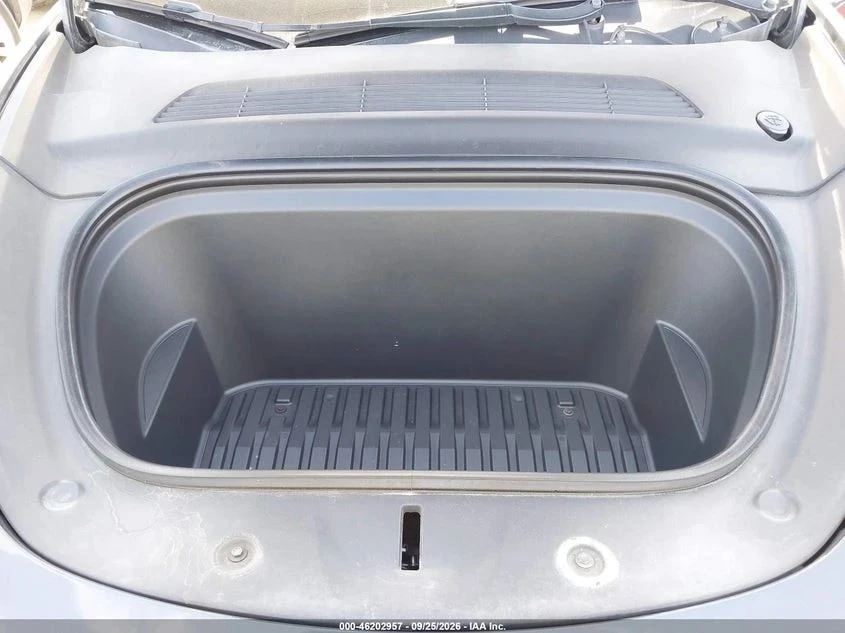 Tesla Model Y, снимка 14 - Автомобили и джипове - 56686872