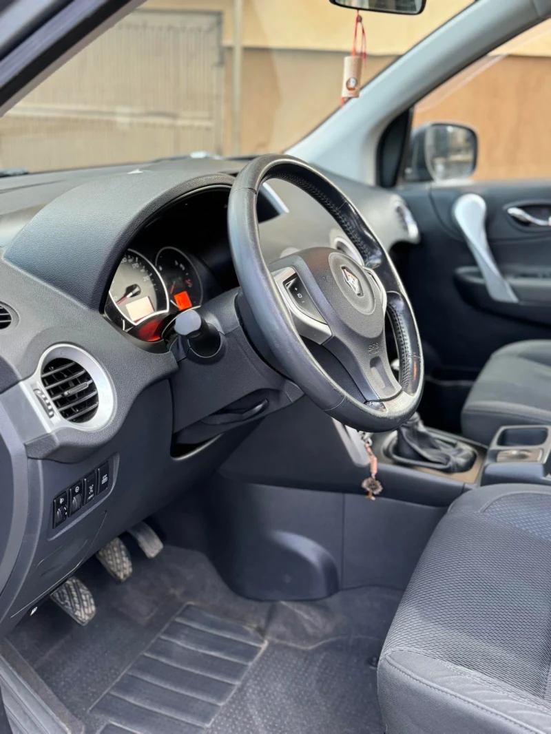 Renault Koleos 2.0 dci, снимка 8 - Автомобили и джипове - 47474988