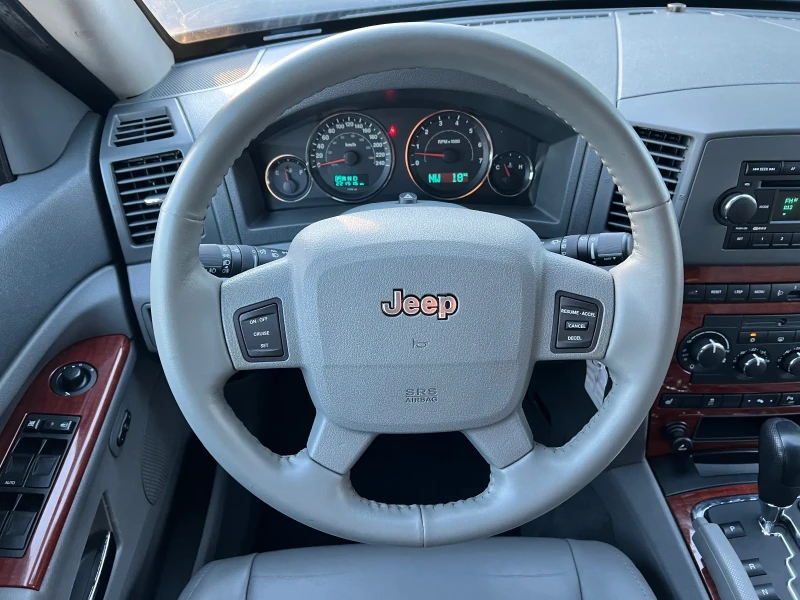 Jeep Grand cherokee 3.0CRD 4WD Limited, снимка 9 - Автомобили и джипове - 47498365