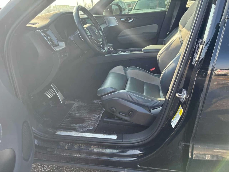 Volvo XC60  R Design /360/SELF PARKING/HEAD UP , снимка 15 - Автомобили и джипове - 53535606