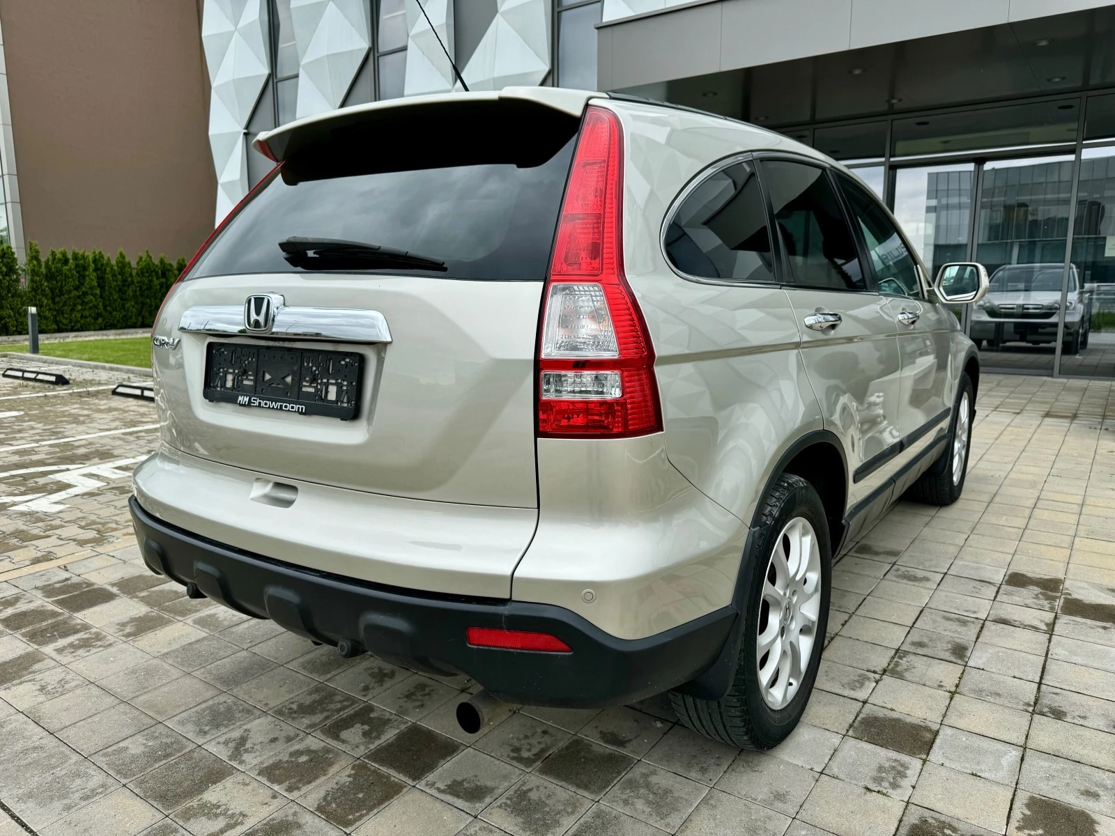 Honda Cr-v 2.0I-EXECUTIVE-ПАНОРАМ-КОЖА-ПОДГРЕВ-С.КНИЖКА- - изображение 5