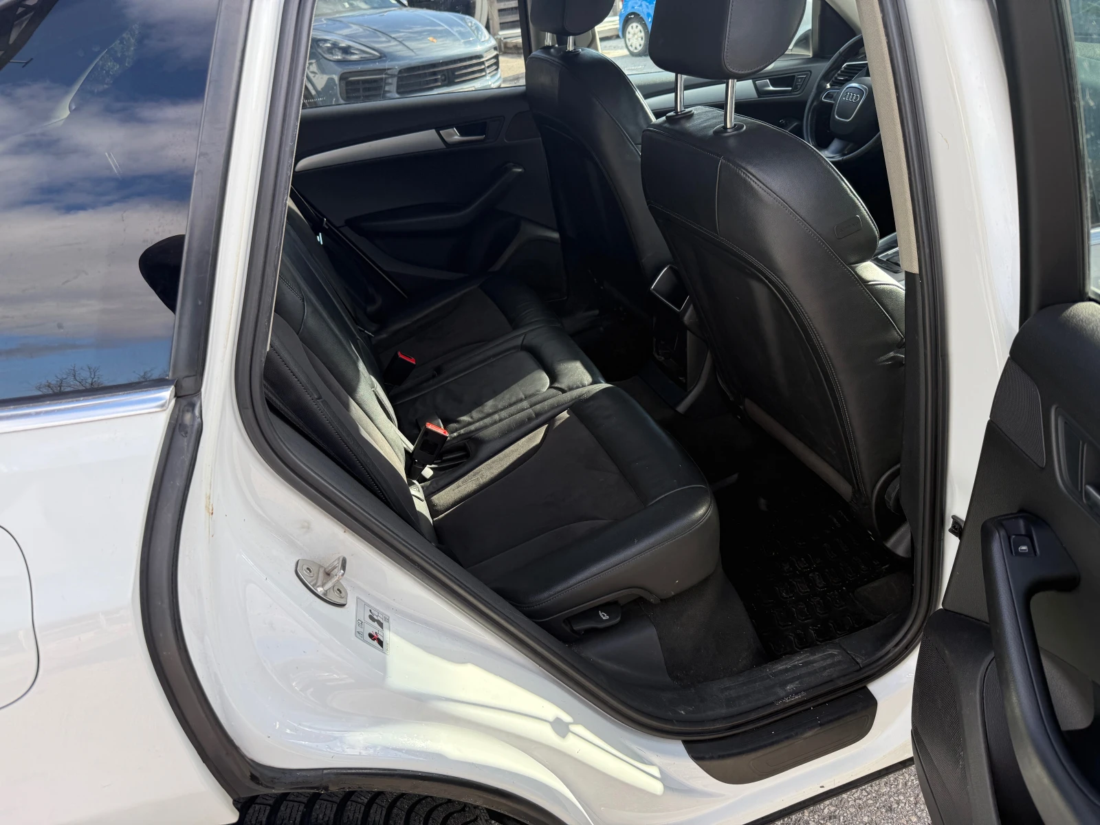 Audi Q5 3.0TDI от Първи собственик - изображение 10