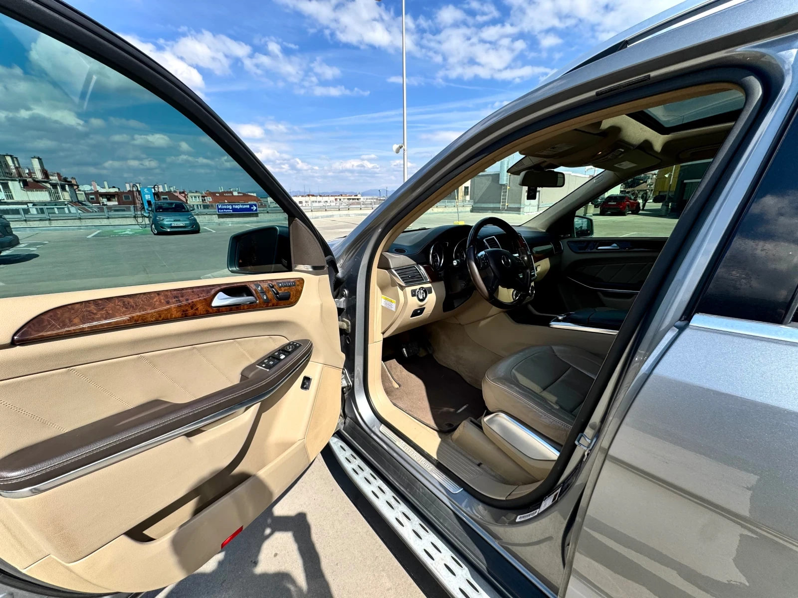 Mercedes-Benz GL 550 Facelift, снимка 10 - Автомобили и джипове - 53995480