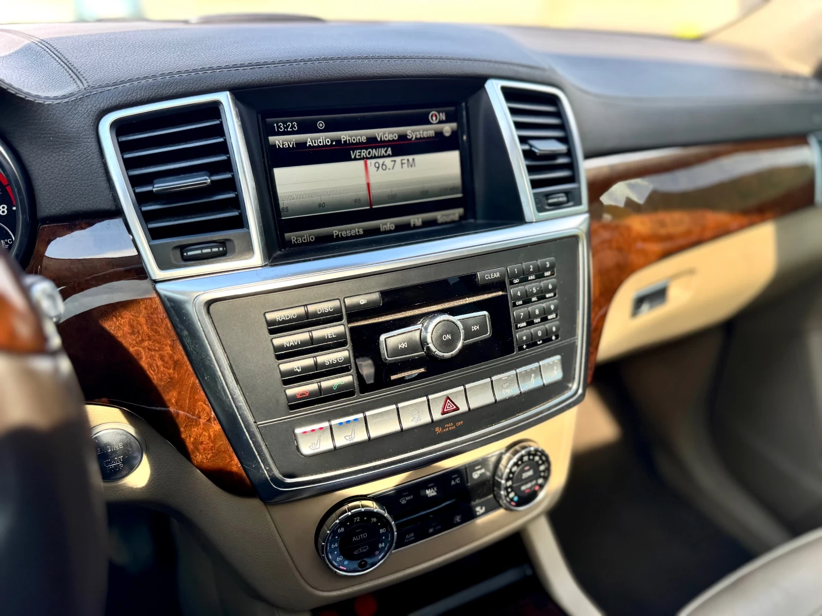 Mercedes-Benz GL 550 Facelift, снимка 15 - Автомобили и джипове - 53995480