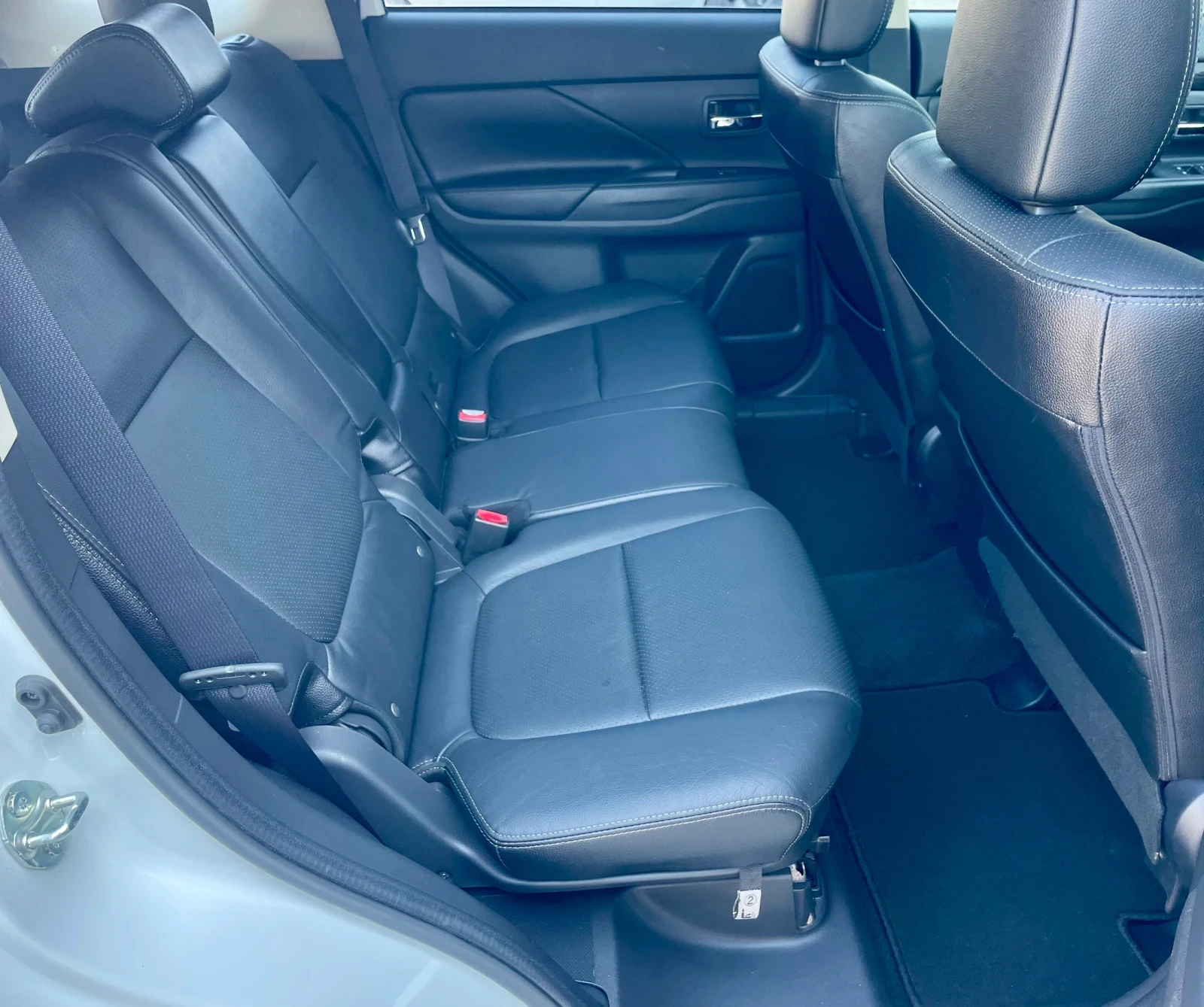 Mitsubishi Outlander GT V6 3000 FULL, снимка 11 - Автомобили и джипове - 54342620