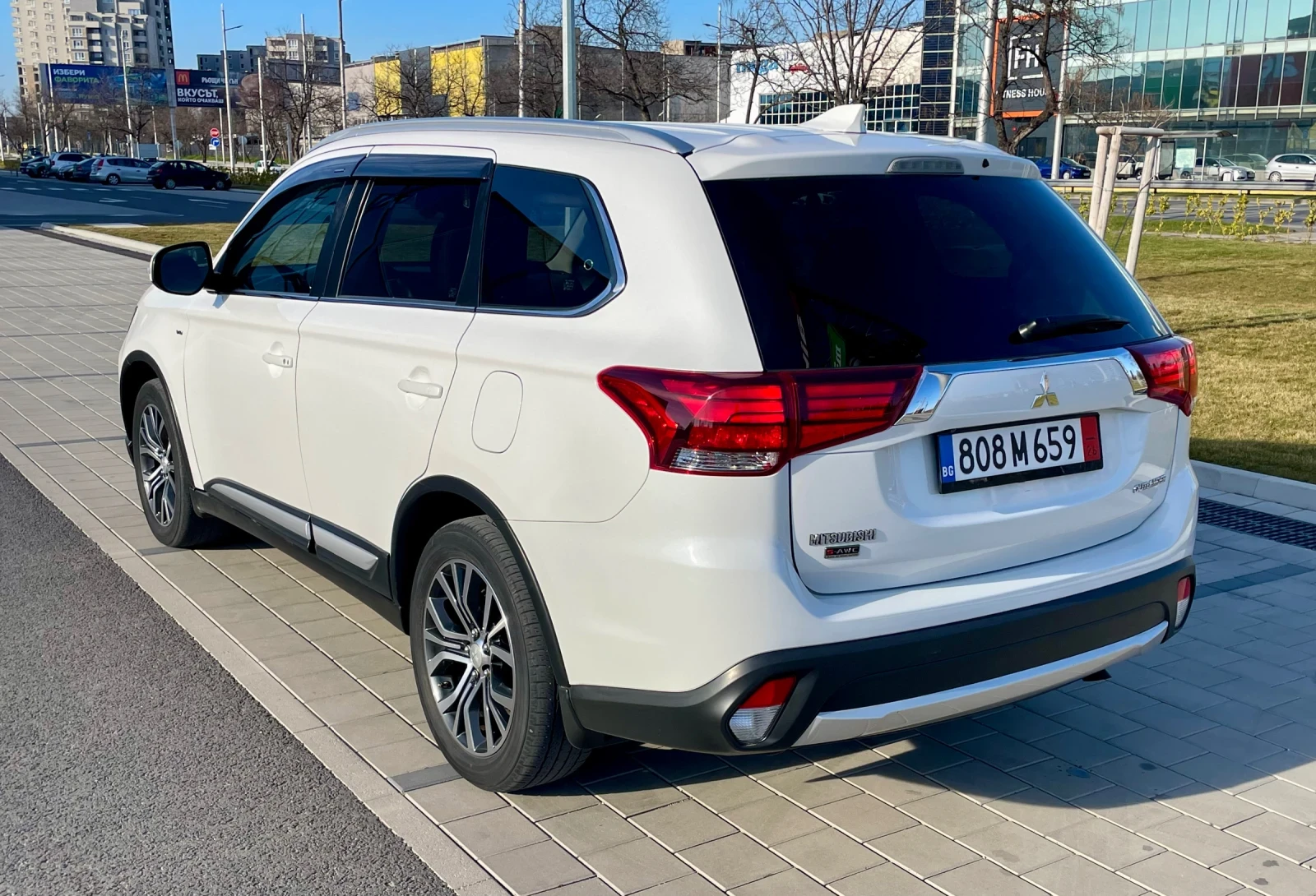 Mitsubishi Outlander GT V6 3000 FULL, снимка 5 - Автомобили и джипове - 54342620