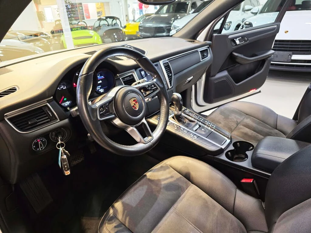 Porsche Macan 2.0 AWD * ПОДГРЕВ * АЛКАНТАРА * 2 КЛЮЧА, снимка 8 - Автомобили и джипове - 54492375