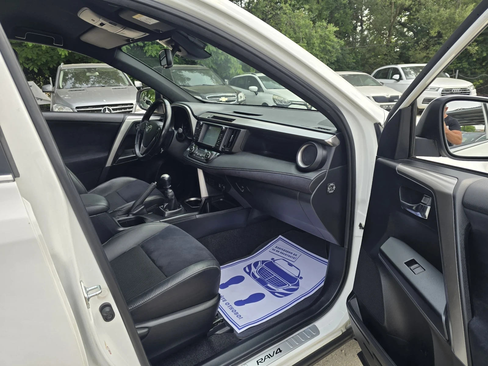 Toyota Rav4 2.0D 143к.с 6 Скорости 2WD, снимка 13 - Автомобили и джипове - 54998777