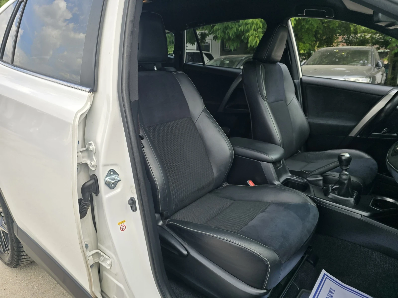 Toyota Rav4 2.0D 143к.с 6 Скорости 2WD, снимка 12 - Автомобили и джипове - 54998777