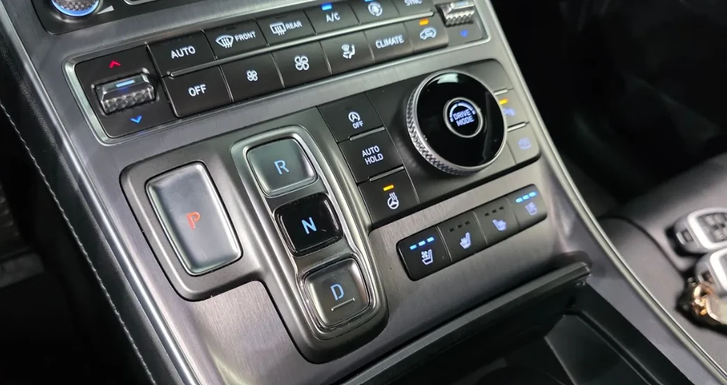 Hyundai Santa fe * Calligraphy* Обдух* Масаж* Pano* 360* HUD*      , снимка 10 - Автомобили и джипове - 55564560