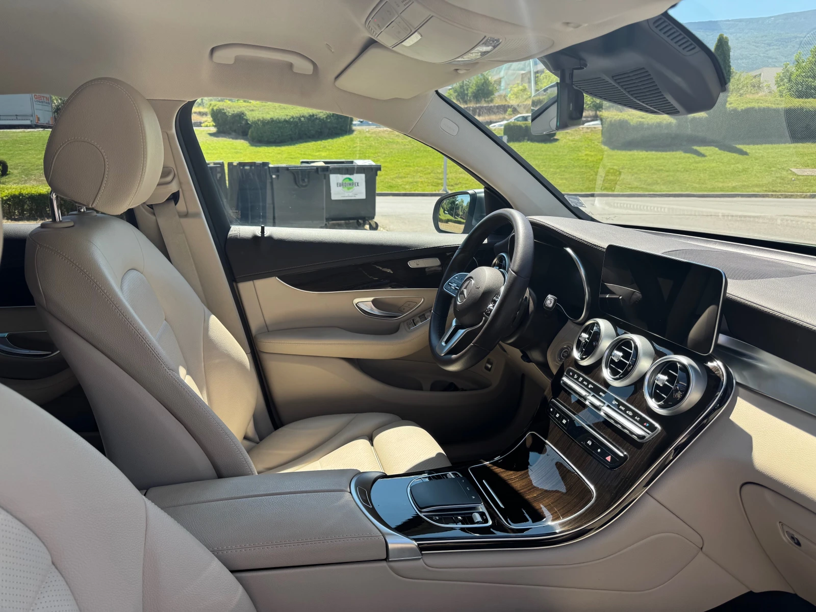 Mercedes-Benz GLC 300 GLC Coupe 4MATIC EQ BOOST, снимка 10 - Автомобили и джипове - 55618144