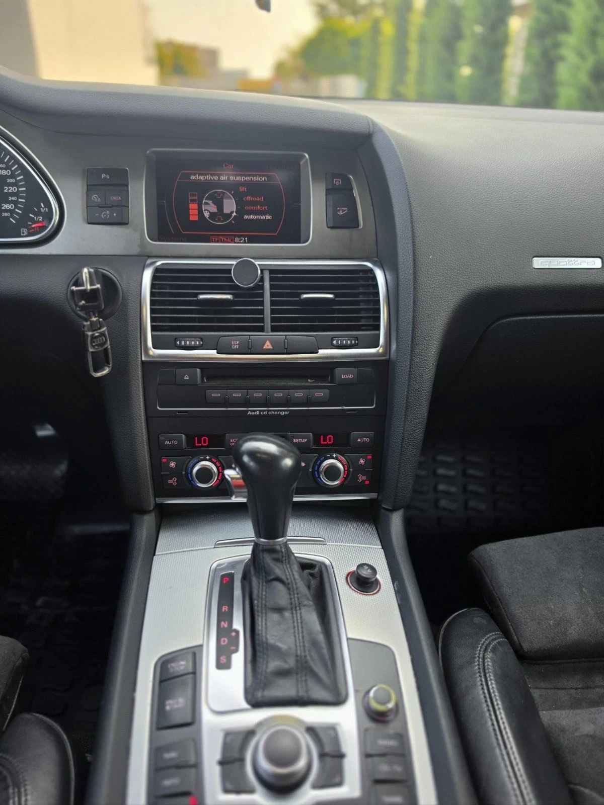Audi Q7 Регистриран, 7 места, 4.2 бензин , снимка 15 - Автомобили и джипове - 55767358