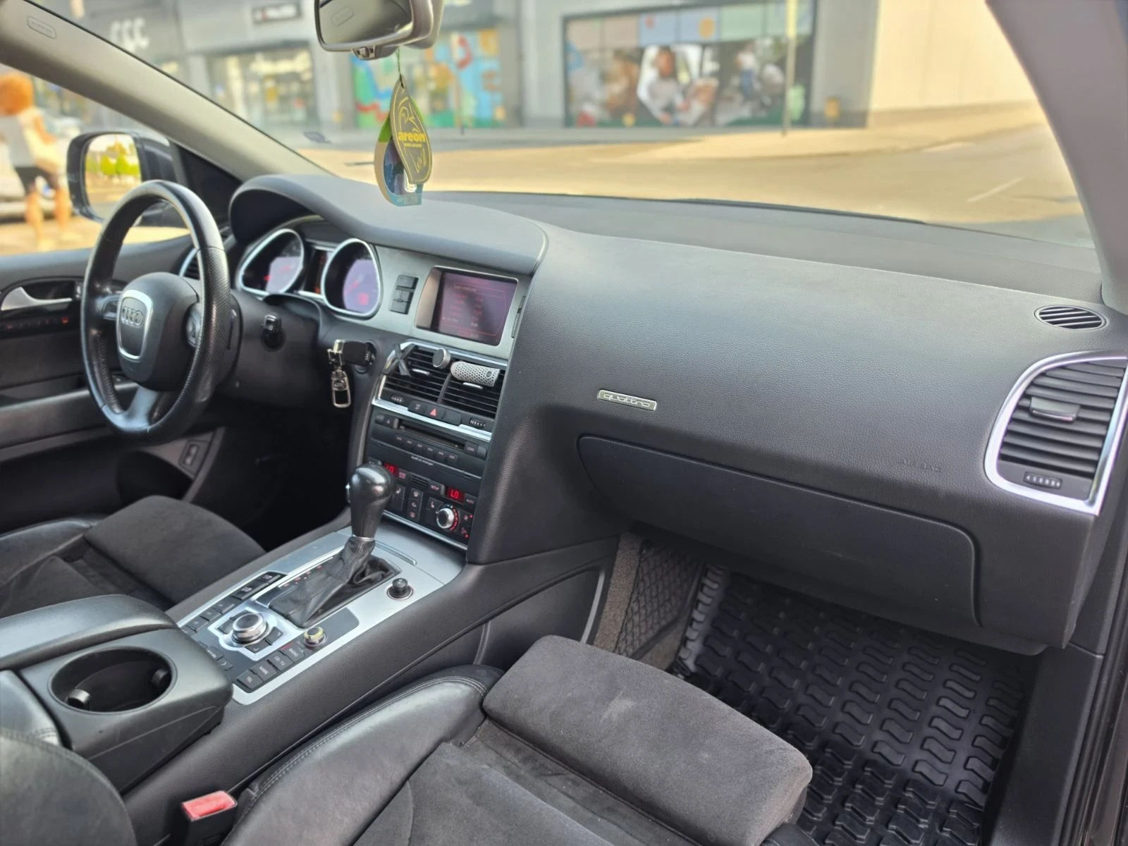 Audi Q7 Регистриран, 7 места, 4.2 бензин , снимка 13 - Автомобили и джипове - 55767358