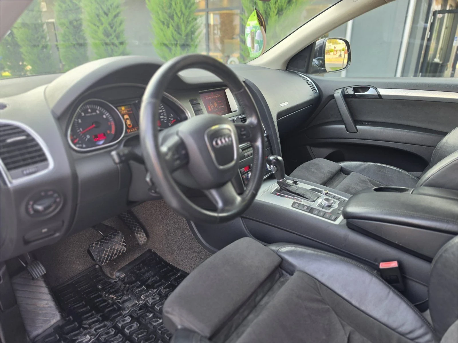 Audi Q7 Регистриран, 7 места, 4.2 бензин , снимка 14 - Автомобили и джипове - 55767358