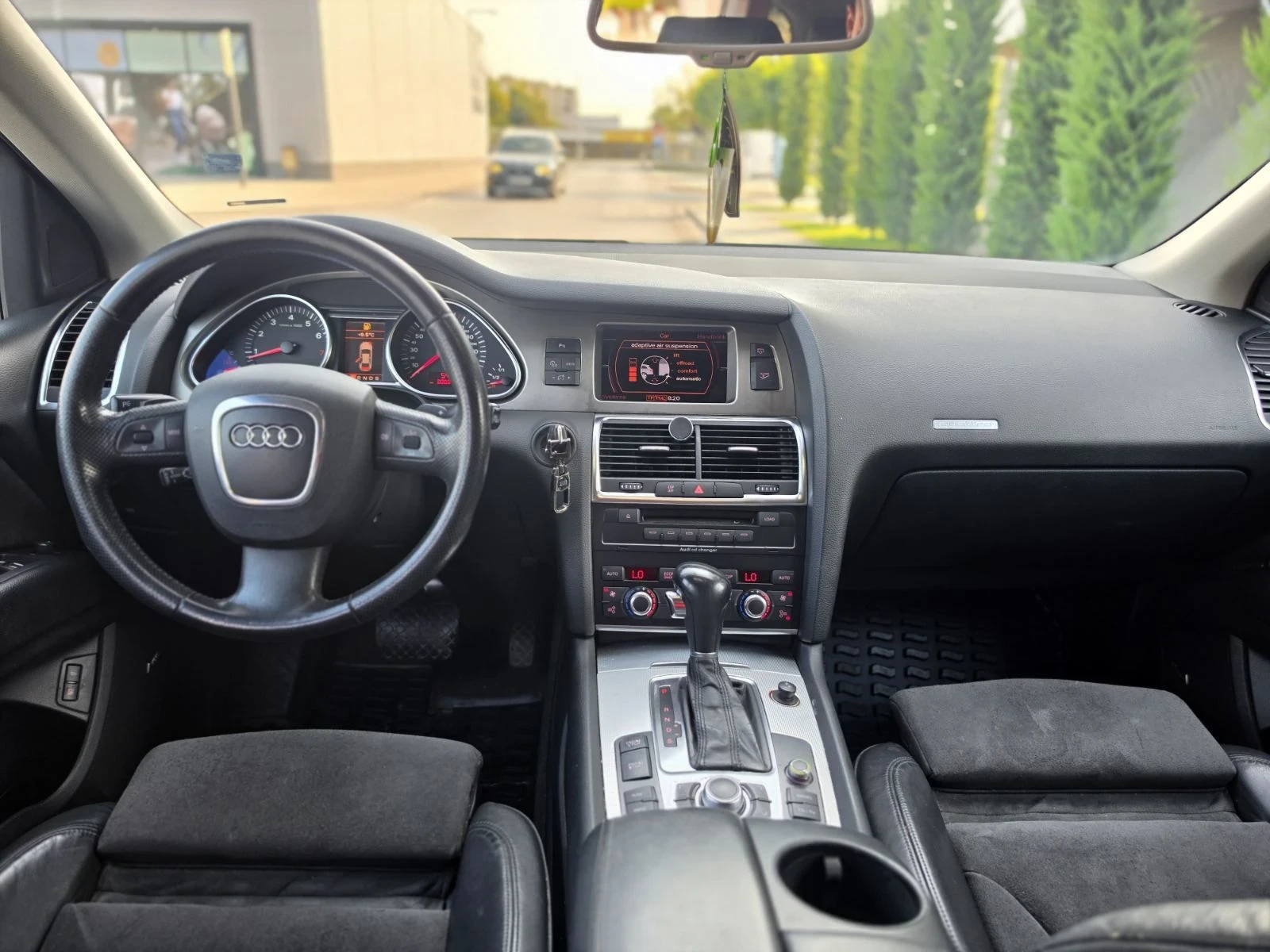 Audi Q7 Регистриран, 7 места, 4.2 бензин , снимка 12 - Автомобили и джипове - 55767358
