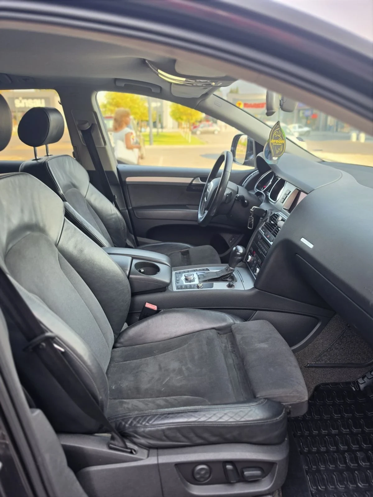 Audi Q7 Регистриран, 7 места, 4.2 бензин , снимка 11 - Автомобили и джипове - 55767358