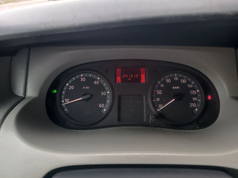 Кемпер Renault Nissan Primastar НОВ ВНОС ОТ АВСТРИЯ , снимка 12 - Каравани и кемпери - 53063885