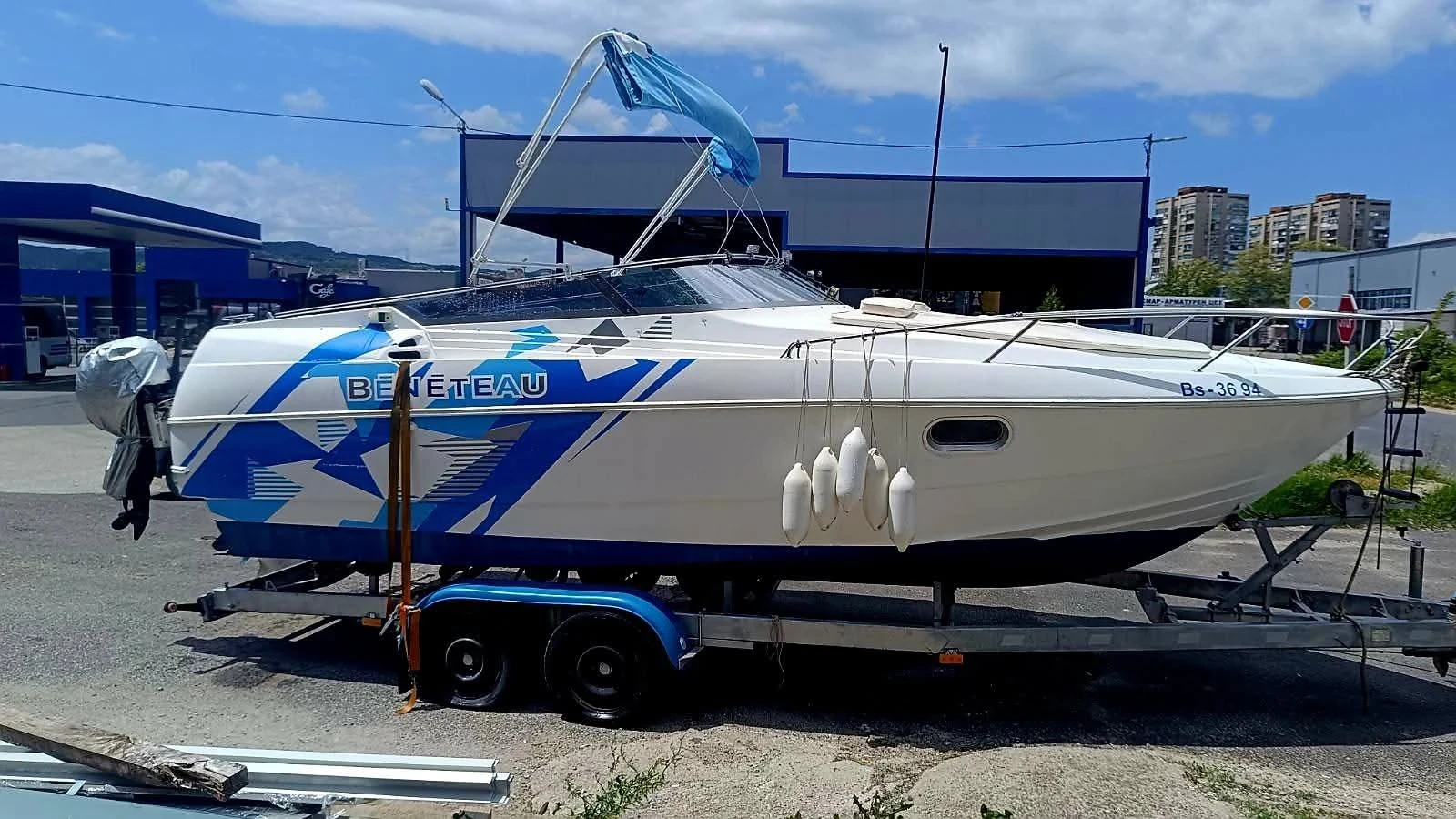 Моторна яхта Beneteau Grand prix flyer
