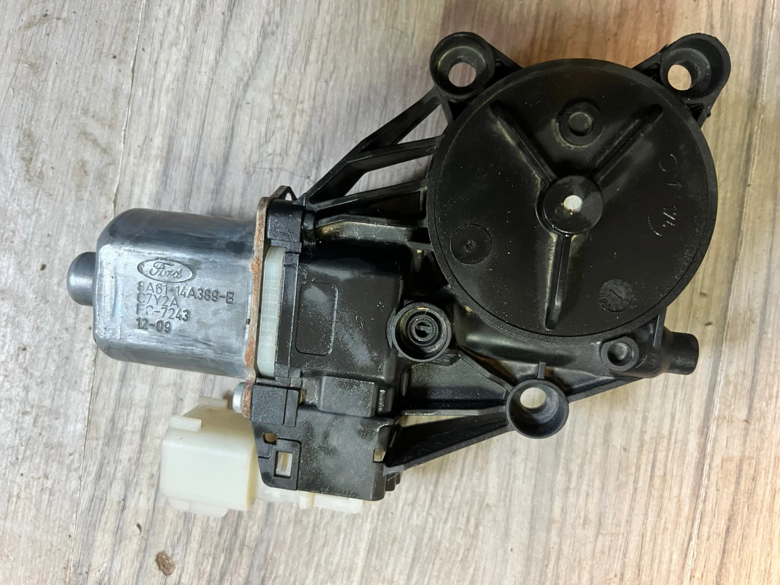 8A61-14A389-B  ������� �������������� ��  Ford Fiesta 8A6114A389B 0130822404 0 130 822  404 | Mobile.bg � ����������� 4