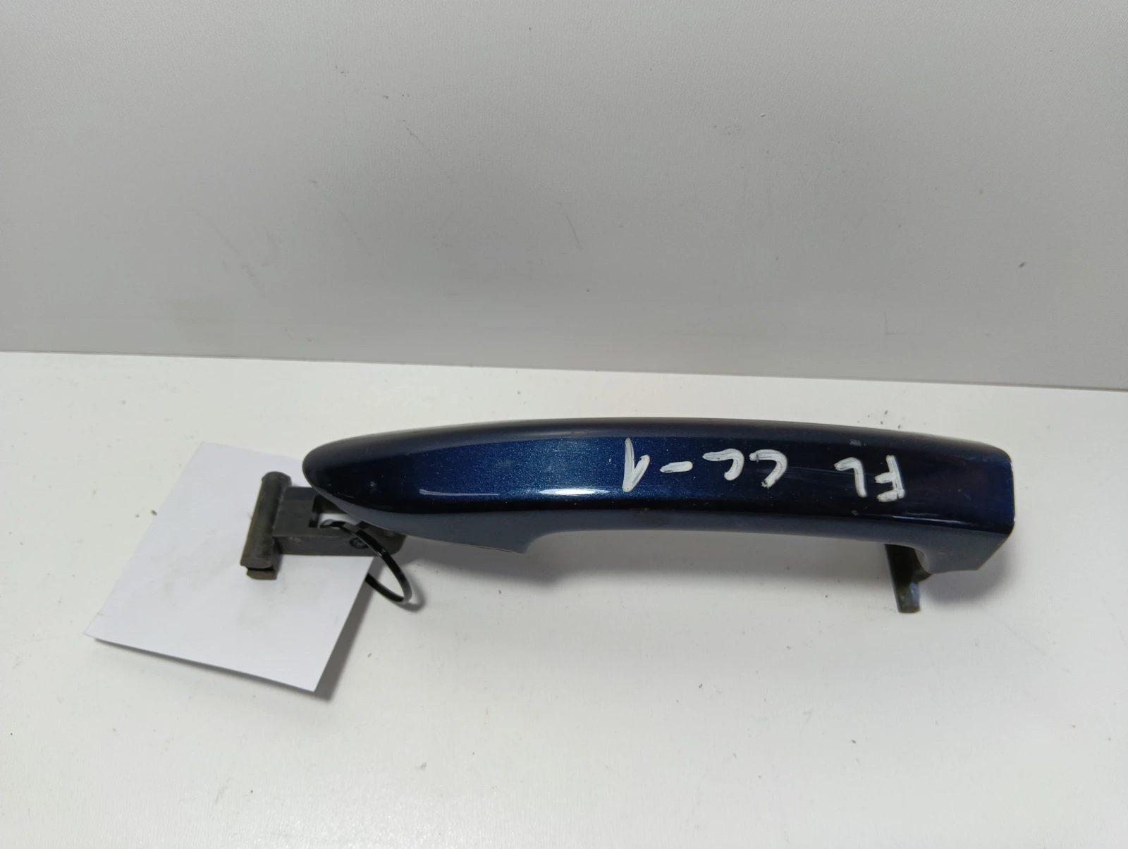 външна дръжка (предна лява) 3C0837205 синя VW Passat CC
