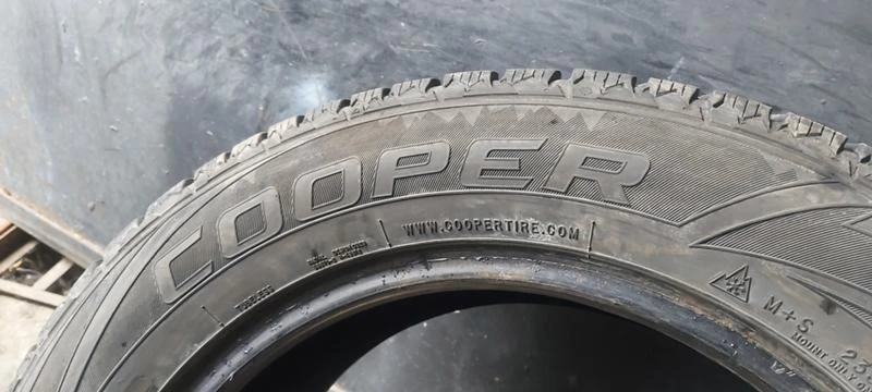 Гуми Зимни 235/55R17, снимка 5 - Гуми и джанти - 35323267