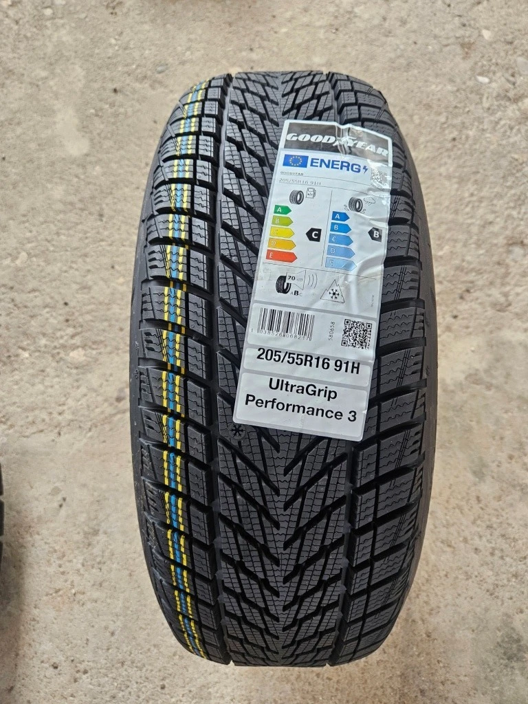 Гуми Зимни 205/55R16, снимка 1 - Гуми и джанти - 46595341