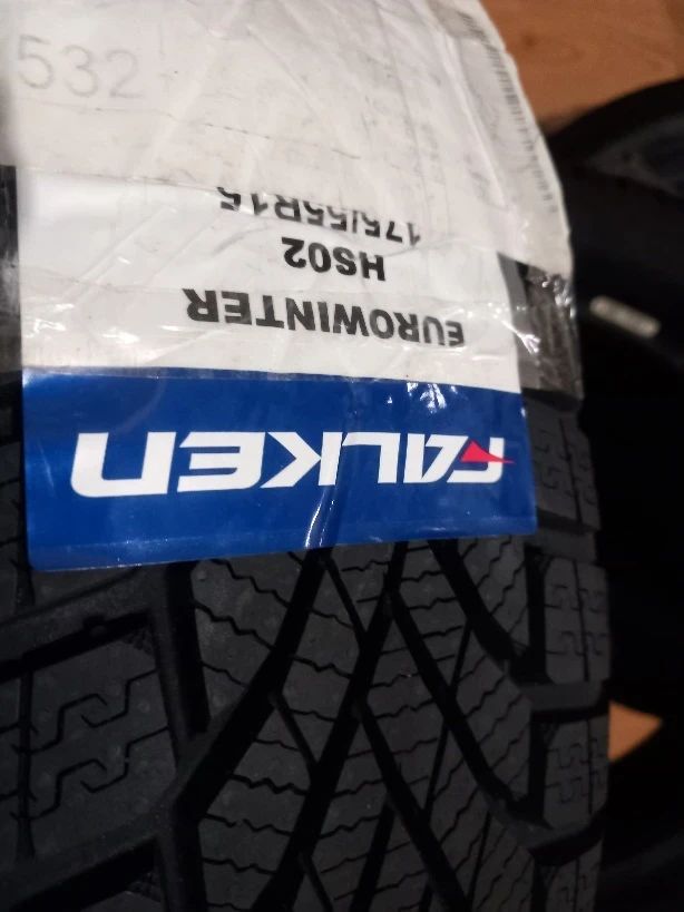 Гуми Зимни 175/55R15, снимка 3 - Гуми и джанти - 47946414