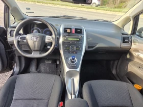 Toyota Auris 1, 8 benzin hybrid 100hp + 32 hp , снимка 12