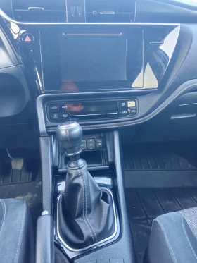 Toyota Auris ГАЗ - РЕГИСТРИРАН, снимка 6