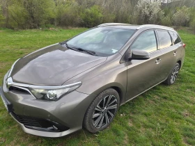 Toyota Auris РЕГИСТРИРАН, снимка 2
