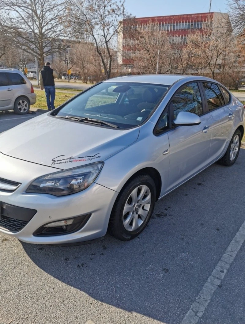 Opel Astra J 1.6 CDTi, снимка 5 - Автомобили и джипове - 46737173