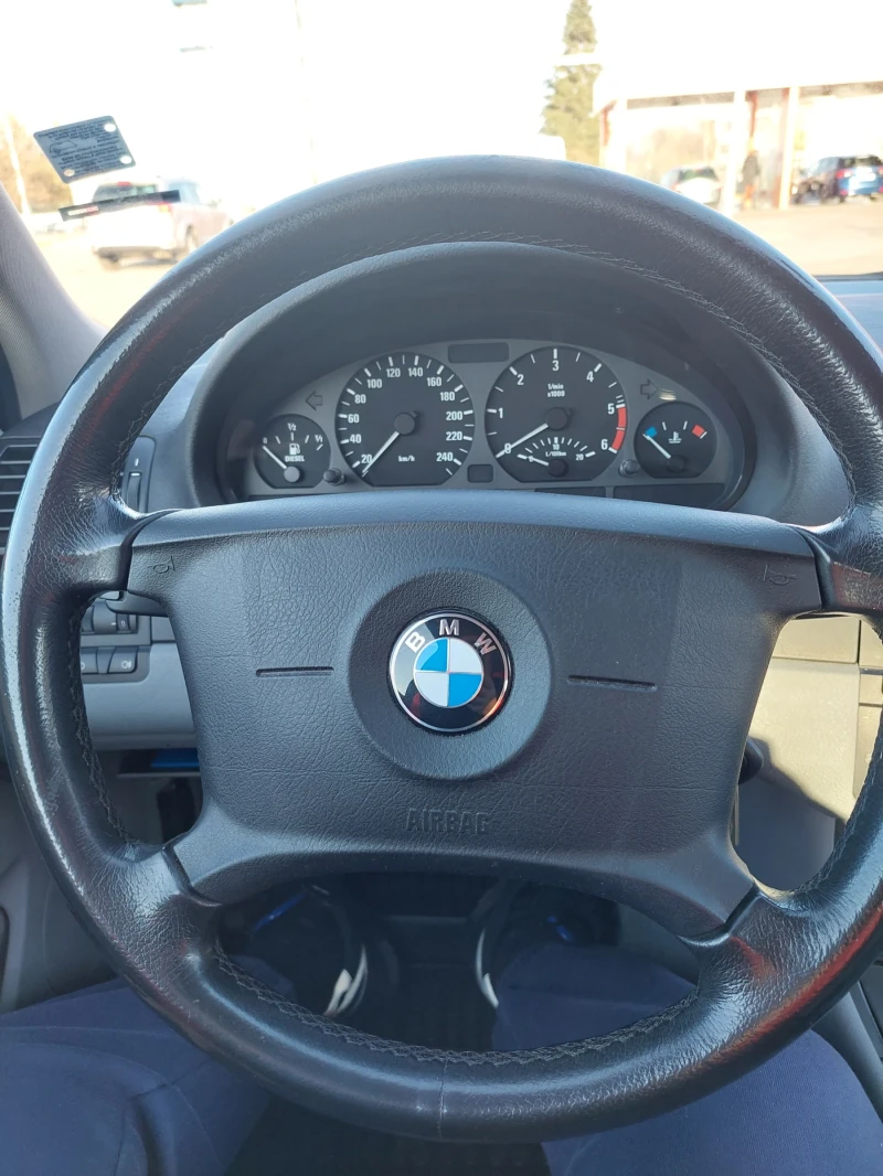 BMW 318, снимка 8 - Автомобили и джипове - 48467656