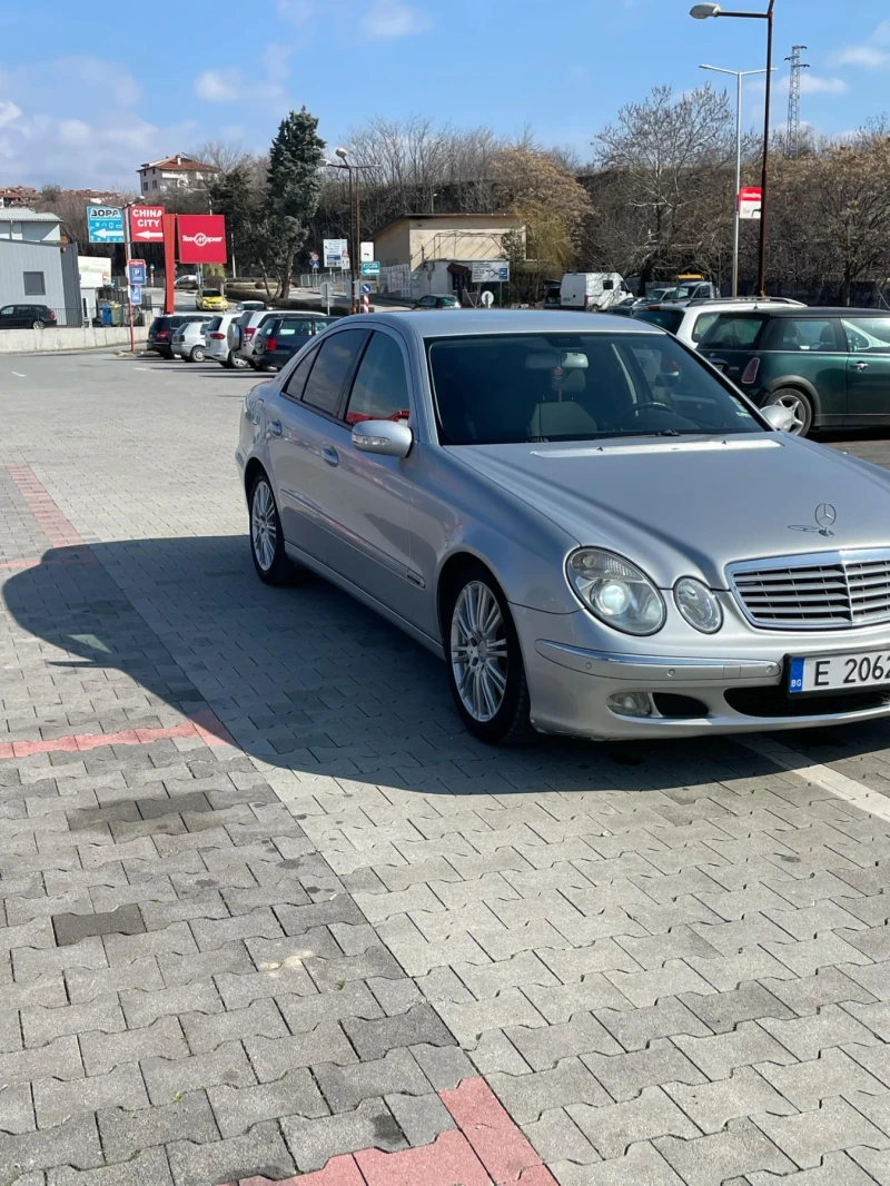 Mercedes-Benz E 270 CDI, снимка 2 - Автомобили и джипове - 49292276