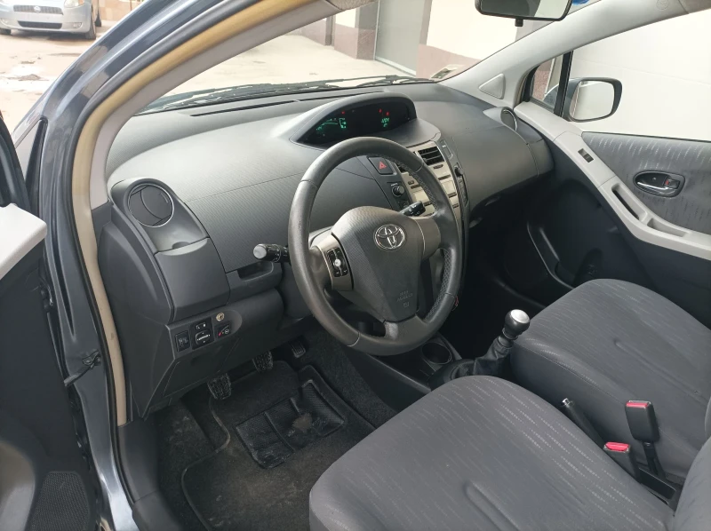 Toyota Yaris 1.3i+ GPL FASE, снимка 7 - Автомобили и джипове - 49588979