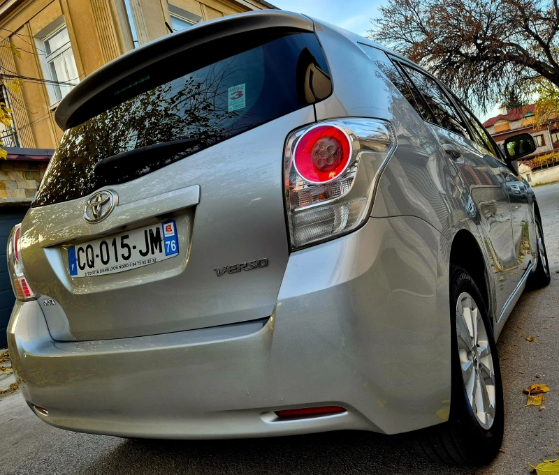 Toyota Verso 2.0d4d-EXECUTIVE-нави-6скорости-japan, снимка 8 - Автомобили и джипове - 52529789