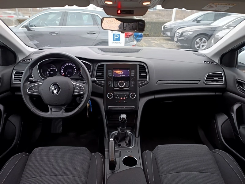Renault Megane SEDANE 1.3TCe 140к.с., снимка 9 - Автомобили и джипове - 52692720