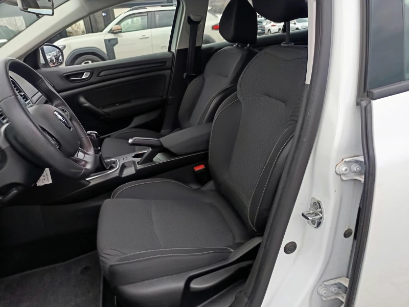 Renault Megane SEDANE 1.3TCe 140к.с., снимка 15 - Автомобили и джипове - 52692720
