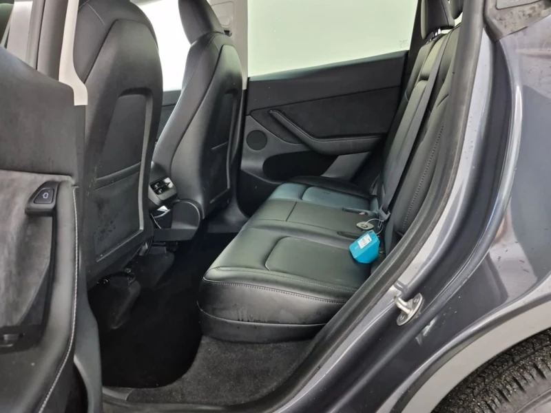 Tesla Model Y * RWD * CARFAX * БЕЗ ПЪРВОНАЧАЛНА ВНОСКА, снимка 12 - Автомобили и джипове - 52891667