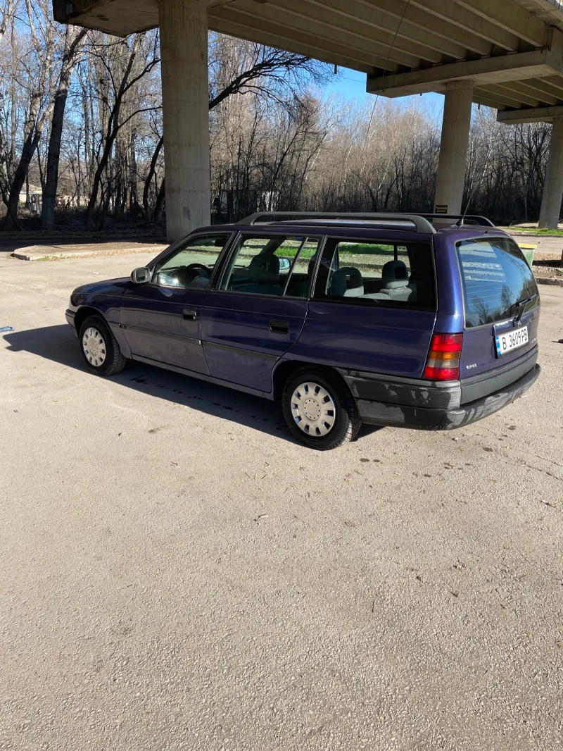 Opel Astra, снимка 2 - Автомобили и джипове - 52944803